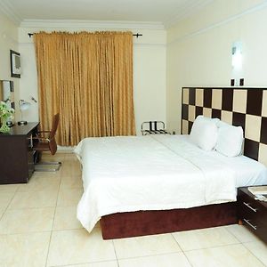 Richton Hotel And Suites